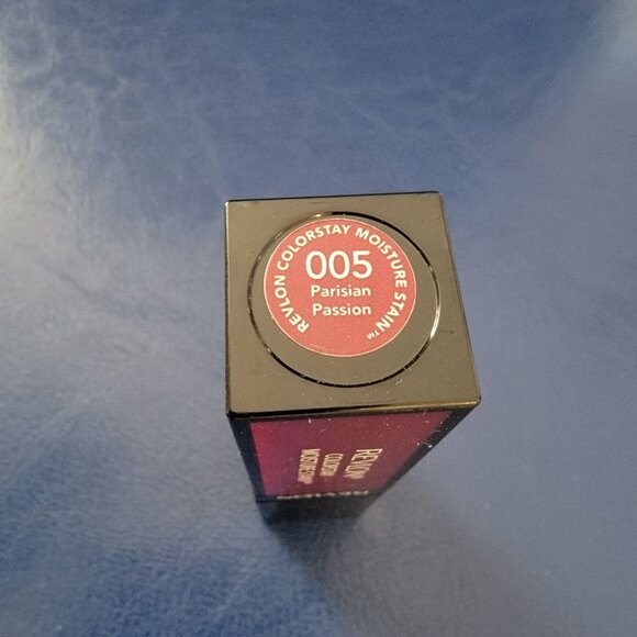 Revlon ColorStay Moisture Stain Lipstick Shade 005 Parisian Passion - Picture 8 of 11